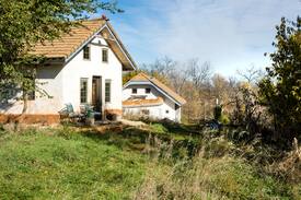 Grantville Other | Apple Cottage on the Prairie