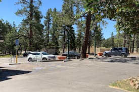Big Bear Lake Hotel | Lenny's Lodging Room
