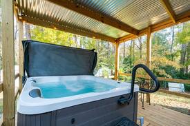 Wilmington Cabin | Zen Cottage In The Woods Part 2 W/ Private Hot Tub