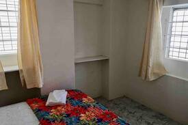 Navy Gardens Apartment | Spacious Two Bedroom Apartment in a great location