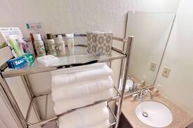 Tyrone House | Cornali Cottages Studio home in Silver City