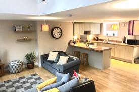 Bootham House | The Old Schoolhouse; Grade II listed with parking!