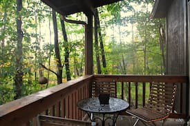 Woodstock Cabin | Romantic Zen Cabin in the woods!