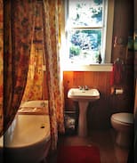 Santa Cruz Cabin | Fairytale Cottage in Happy Valley