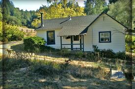 Santa Cruz Cabin | Fairytale Cottage in Happy Valley
