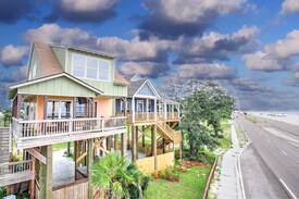 Long Beach House | The Nest, a waterfront cottage!