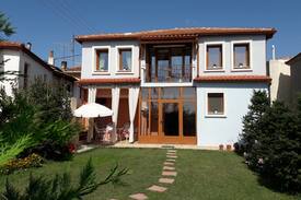 Taxiarkhis Villa | ΑΡΧΟΝΤΙΚΟ 1888