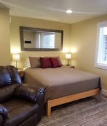Coos Bay Apartment | Ocean Bay Studio II