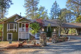 Mariposa House | Early Manor - AUTUMN SPECIAL!!
