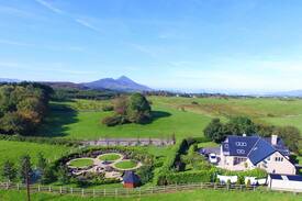 Westport House | Rivendell deluxe ensuite bedroom, WiFi/Smart TV