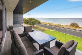 West Busselton House | SUNSET COVE - Beachfront with WIFI