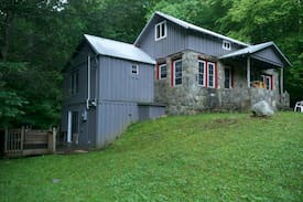 Canton Cabin | Jake's Creekside Cabin in the Smokies