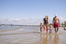 Grand Beach Cabin | Walk footsteps to Grand Beach / lake !