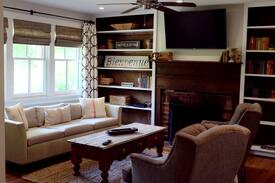 Midlothian House | Sheffield Cottage -Charming and Cozy 4BR Cottage