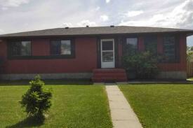 Drayton Valley House | Beautiful furnished Basement in Drayton Valley