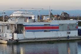 Isleton Boat Rental | Isleton Houseboat