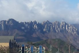 Sokcho House | 하이디해피하우스~울산바위최고전망.개별정원바베큐이용가능,몸.마음힐링하기,특급호텔급최고급침구류