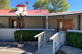Tinnie Villa | King Suite at Historic Tinnie Silver Dollar