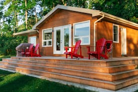 Dutton/Dunwich Cabin | Port Talbot luxury beachfront cottage on Lake Erie