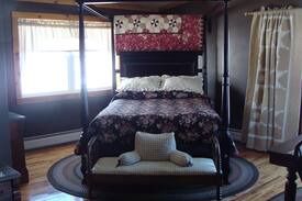 Newport Center Bed & Breakfast | Cliff Haven Farm B&B Chocolate Room