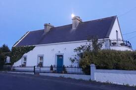 Carney House | Coolbeg Country Cottage 1