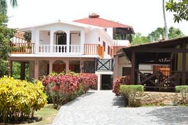 La Joya House | Cabaña Riverfront Studio - Rancho Pino y Sol