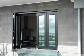 Portarlington House | "ALISON VIEWS" views with a pool!