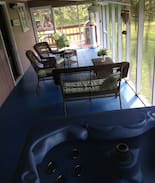 Jenkins House | Shady Cove Hideaway: family friendly & Branson fun