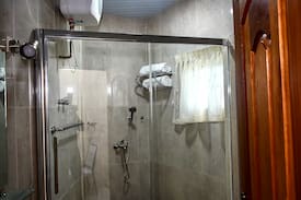 Mamfe Bed & Breakfast | PRESTIGE GUEST HOUSE