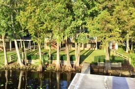 Chiefland House | The Riverfront Otter House