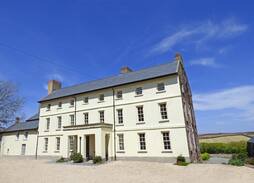 St Ishmaels House | Butterhill Grange, 7 bed, 16 ppl, Pembrokeshire