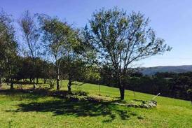 Tallong Other | Hoppers Ridge stay on top of the world!
