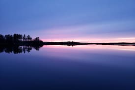 Chisholm Cabin | Gorgeous Lakehouse/Cottage on Beautiful Wasi Lake