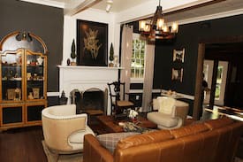 Bellevue House | Hows Manor - Historical Luxury Farmhouse - 1840