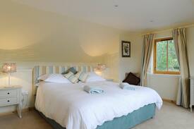 Aboyne House | Contemporary Riverside Lodge - Royal Deeside