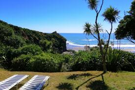 Piha House | Piha Surf House - Piha Beach