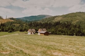 Ujsoy Cabin | Chromcówka -ciche, piękne miejsce w Beskidach