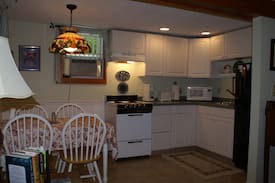 Ogunquit House | The Belm House - Gaslight Studio Apartment