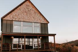 Hochatown Cabin | Scenic Mountain Lodge on Sardis Lake, Clayton Ok.