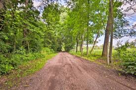 Vandalia Cabin | 'Creek Side Cottage:' A Quiet Haven!