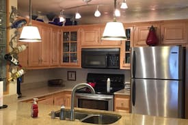 Algoma Apartment | Beautiful Lakefront Algoma Condo