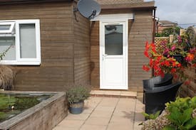 Felpham Bed & Breakfast | Felpham Garden Chalet B&B