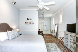 New Market Cabin | The Cottage at The Winchester Manor