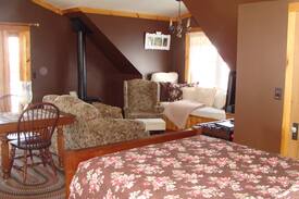 Newport Center Bed & Breakfast | Cliff Haven Farm B&B Chocolate Room
