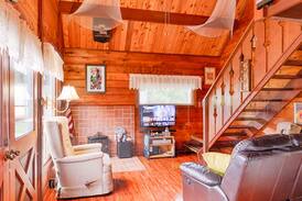 Long Beach House | Bk 2/Get 2 FREE! NEW home! Steps to beach, large deck, Pets OK, SeaShellA