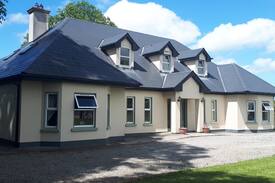 Bruff House | Stylish family home in scenic Lough Gur