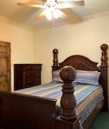 Kingsland House | 5 bedroom 5 Bath Green Harbor Villa is located on Lake LBJ. Sleeps 10