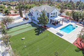 Temecula Villa | Villa Magnifica, Resort Style + Bridal Suite