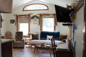 Hyde Park Cabin | Serene Country Cabins 4
