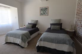 Hahndorf House | Blue Door B&B Hahndorf